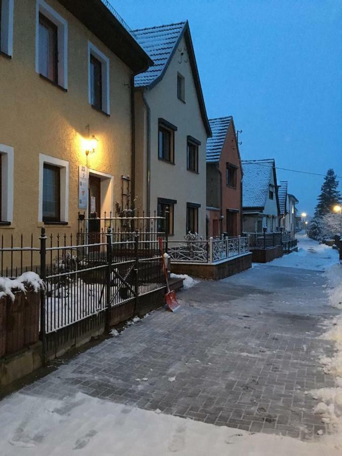 Radler Pension Wettin Buitenkant foto